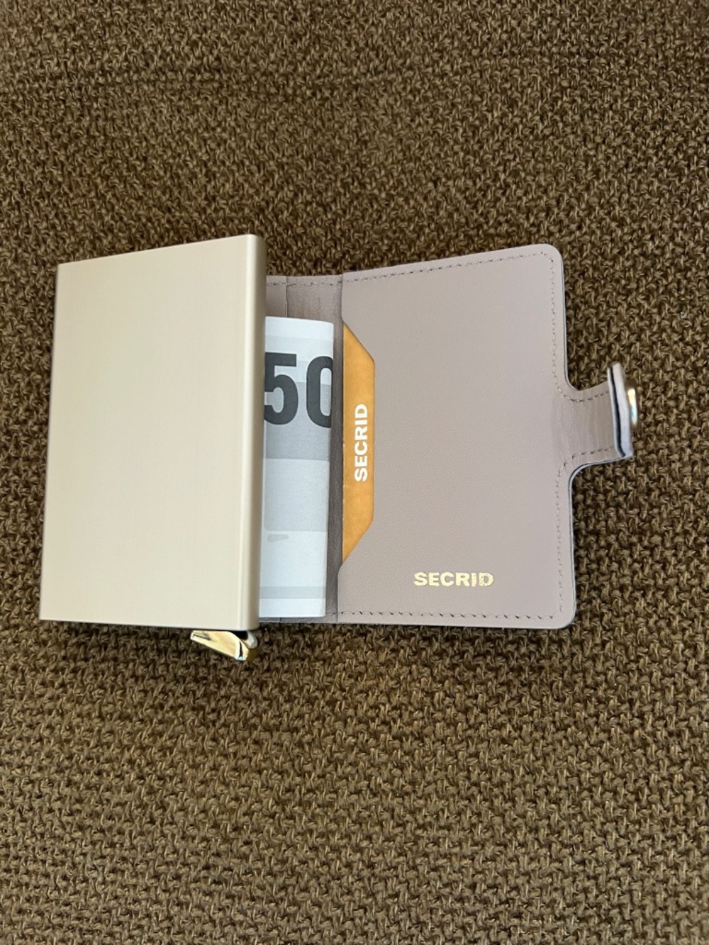 Secrid Premium Mini Wallet Emboss Design - Picture 4 of 4